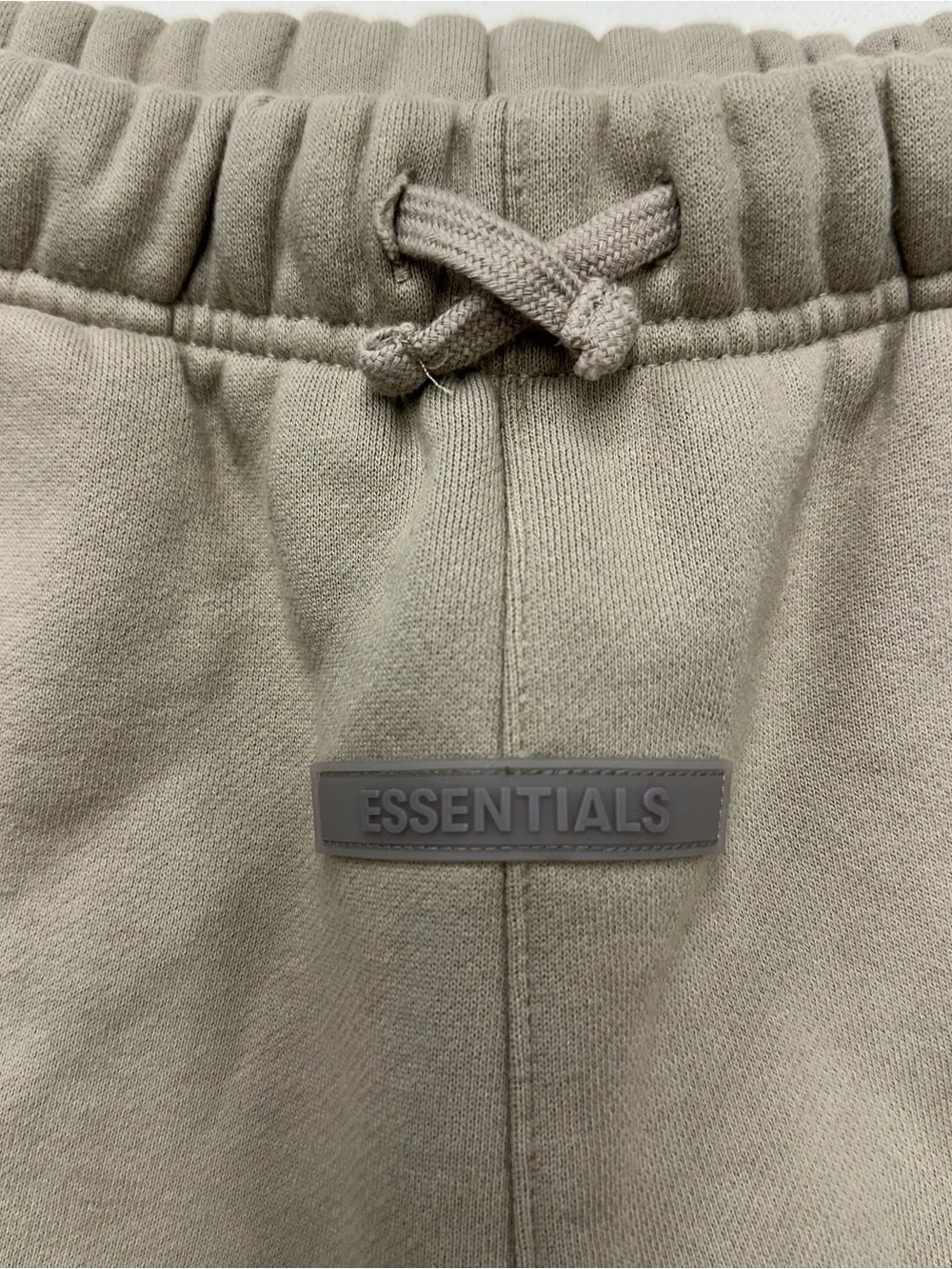 Fear of God ESSENTIALS Fleece Shorts Women’s XL Beige Sweat Shorts Logo